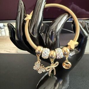 (NEW) Gold Charm Bracelet with Butterfly and Bow Accents